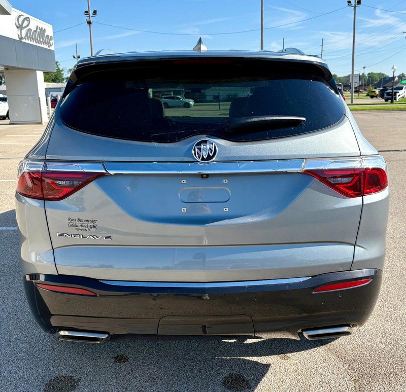 Used 2023 Buick Enclave Essence w/ Experience Buick Package FWD image 4