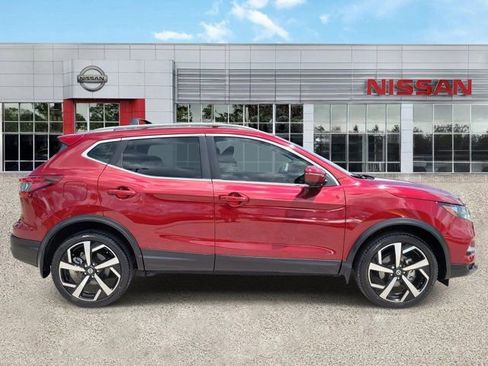 Certified 2022 Nissan Rogue Sport SL image 3