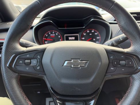 Used 2022 Chevrolet TrailBlazer RS image 19