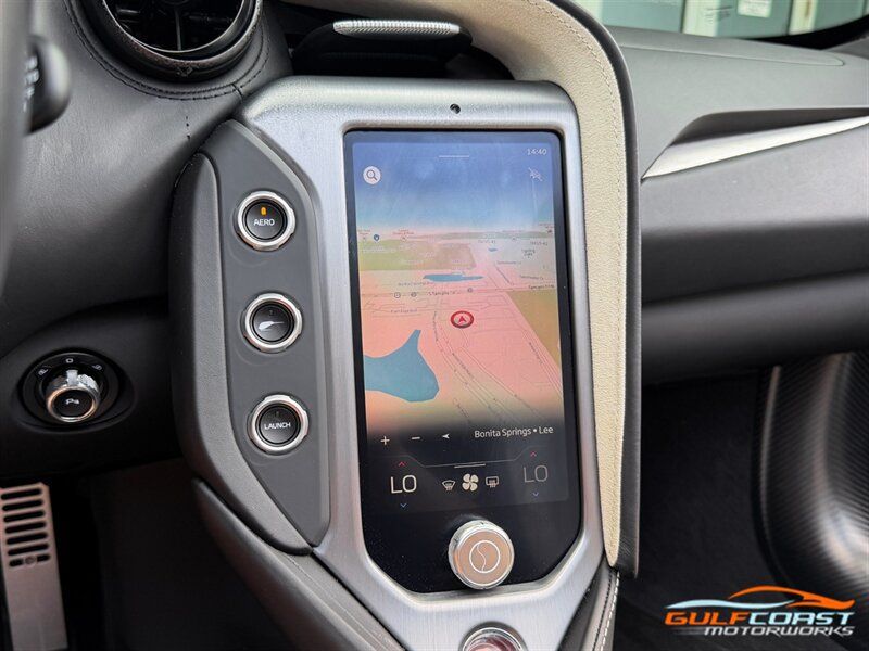 Used 2024 McLaren 750S Spider RWD image 18