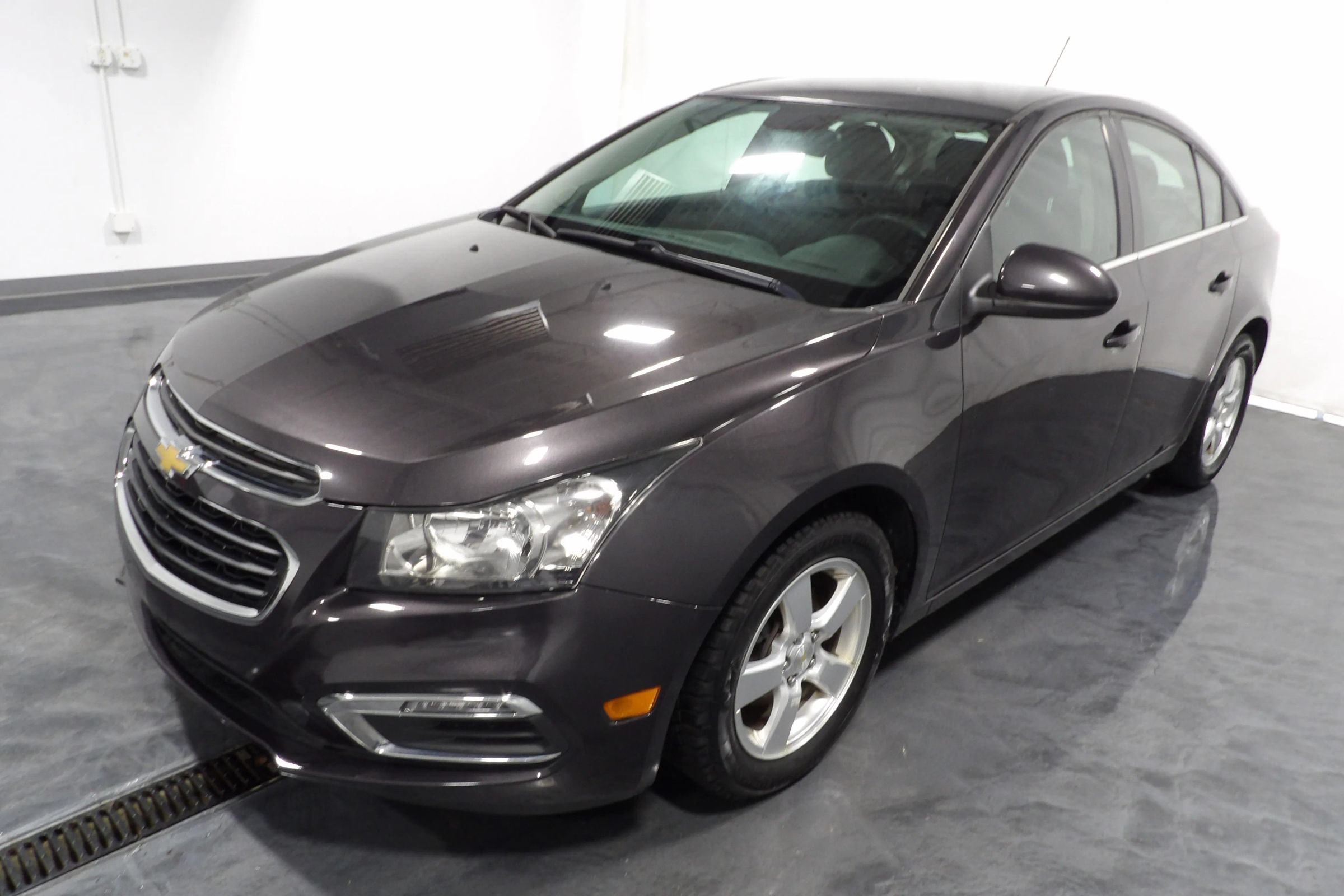 Used 2016 Chevrolet Cruze LT FWD image 3