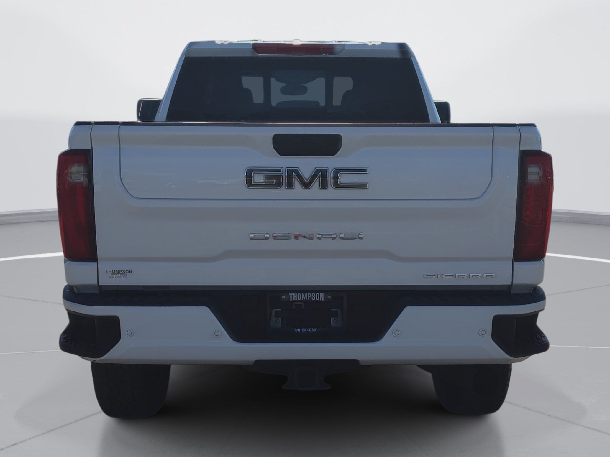Used 2024 GMC Sierra 2500 Denali Ultimate AWD/4WD image 4