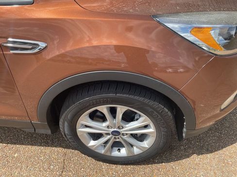 Used 2017 Ford Escape SE image 12