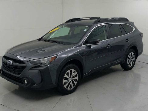 Certified 2025 Subaru Outback Premium AWD/4WD image 4
