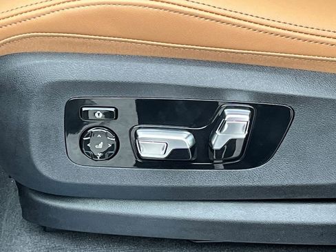 New 2026 BMW X7 xDrive40i w/ Premium Package image 12