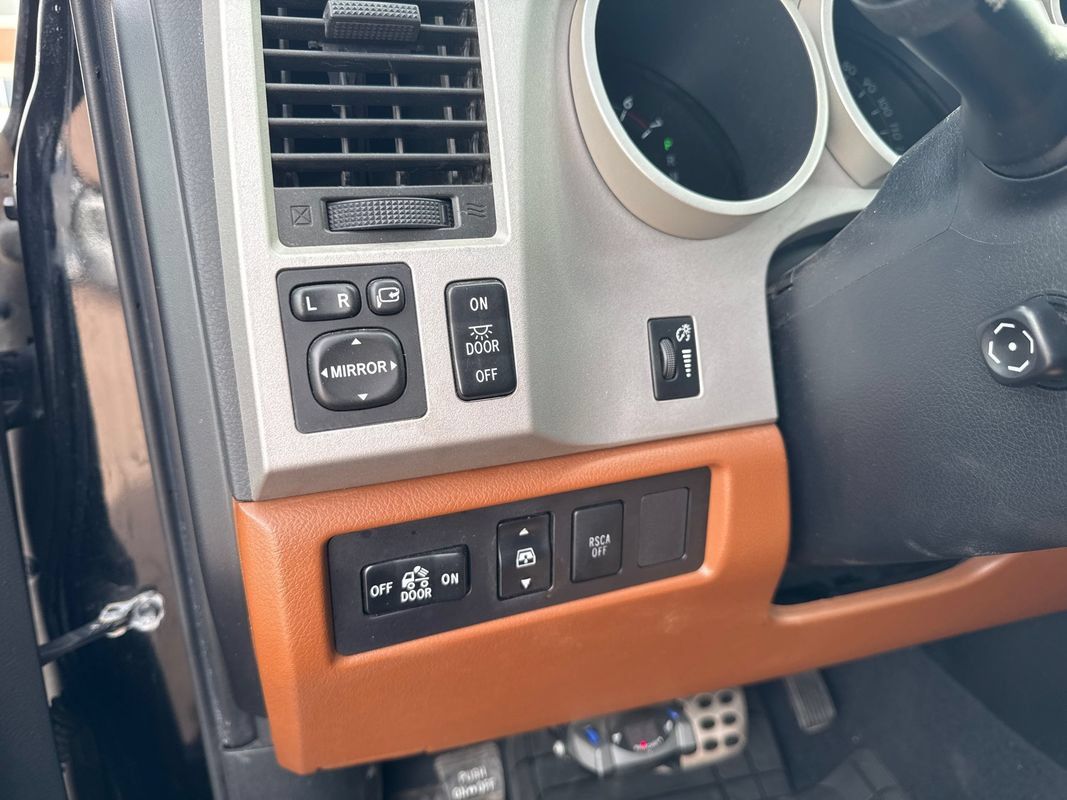 Used 2007 Toyota Tundra Limited AWD/4WD image 24