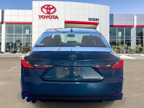 Used 2025 Toyota Camry SE FWD image 6