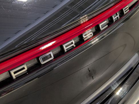 Certified 2024 Porsche Macan image 16