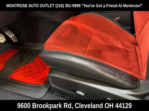 Used 2015 Dodge Challenger R/T Plus image 17