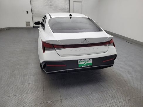 Used 2025 Hyundai Elantra SE image 6