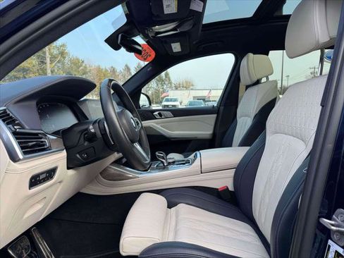 Used 2022 BMW X7 xDrive40i w/ M Sport Package image 13