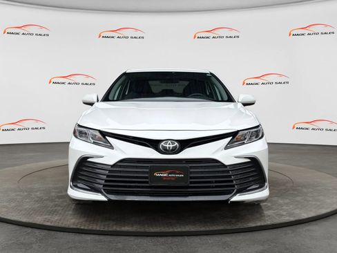 Used 2024 Toyota Camry LE AWD/4WD image 3