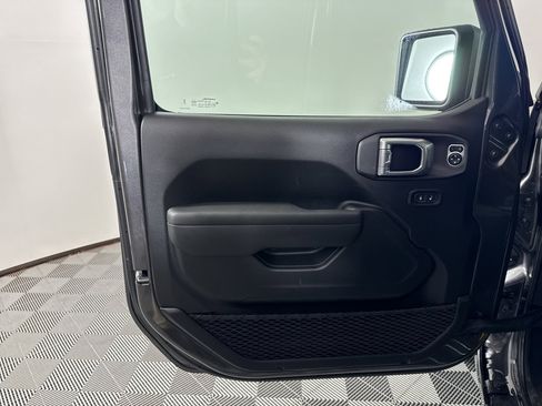 New 2025 Jeep Gladiator Sport image 22