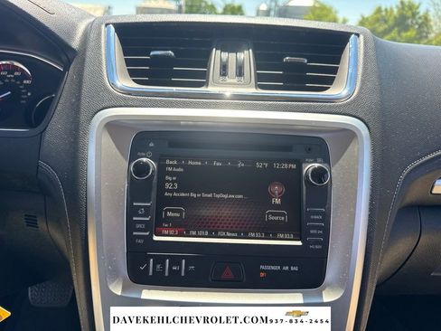 Used 2016 GMC Acadia SLE FWD image 24