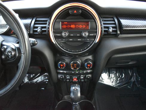 Used 2015 MINI Cooper S image 18