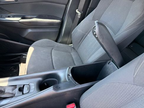 Used 2018 Toyota C-HR XLE FWD image 31