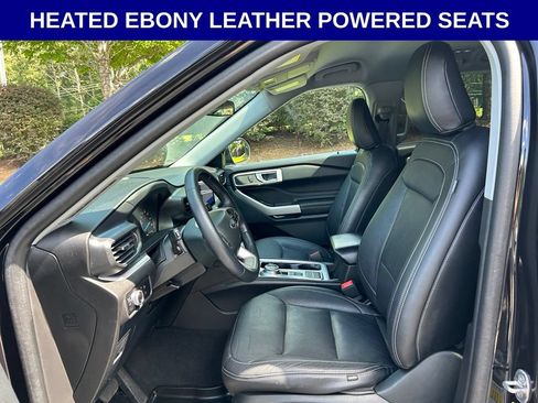 Used 2023 Ford Explorer XLT RWD image 3
