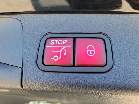 Used 2021 Mercedes-Benz GLB 250 GLB 250 image 8