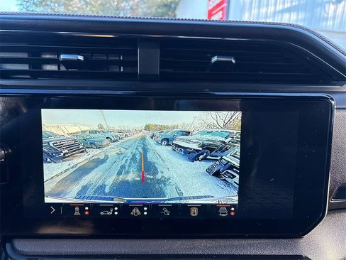 Used 2024 GMC Sierra 2500 AT4 w/ AT4 Premium Plus Package image 24