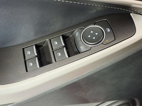 Used 2020 Ford Explorer XLT w/ Equipment Group 202A AWD/4WD image 13
