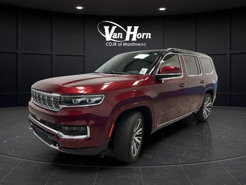 Used 2022 Jeep Grand Wagoneer Series III w/ Rear Seat Video Group 1 AWD/4WD image 3