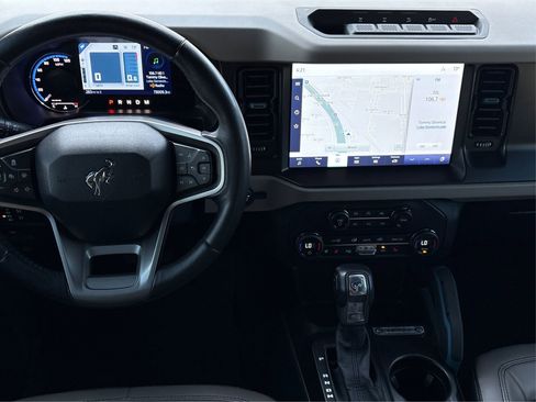 Used 2021 Ford Bronco Wildtrak image 16