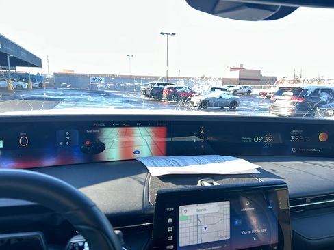 Used 2024 Lincoln Nautilus Reserve w/ Equipment Group 202A image 12