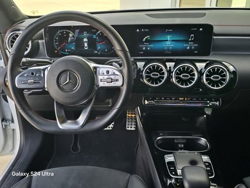 Used 2020 Mercedes-Benz CLA 250 image 19
