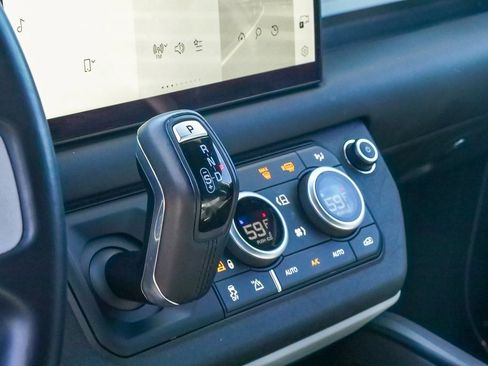 Used 2023 Land Rover Defender 130 S image 19