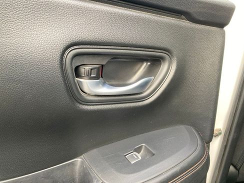 Used 2025 Honda HR-V Sport image 10