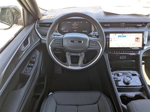 New 2026 Jeep Grand Cherokee L Limited image 15