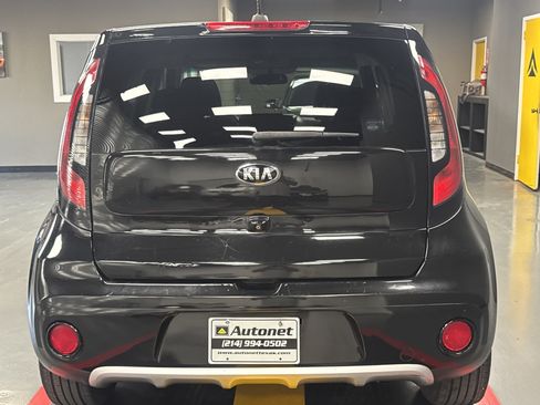 Used 2018 Kia Soul + FWD image 5