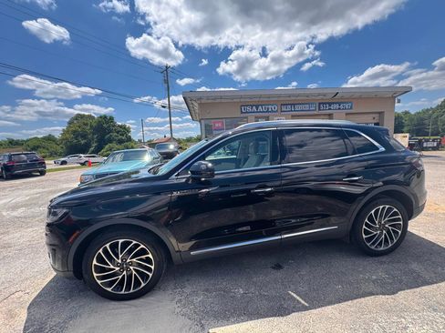 Used 2019 Lincoln Nautilus Reserve AWD/4WD image 3