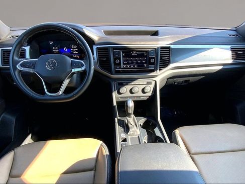 Certified 2022 Volkswagen Atlas Cross Sport SE FWD image 16