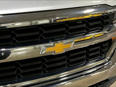 Used 2018 Chevrolet Silverado 1500 LT w/ LT Convenience Package image 31