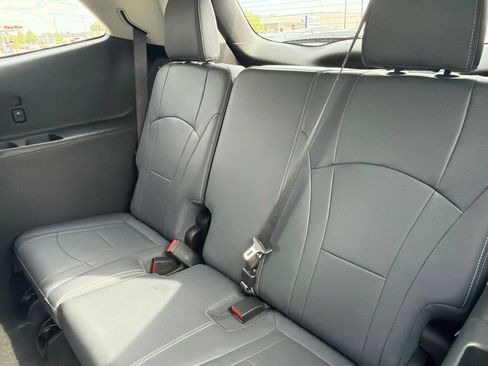 Used 2018 Buick Enclave Premium AWD/4WD image 14