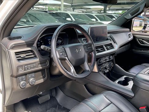 Used 2022 Chevrolet Suburban RST w/ Luxury Package image 17