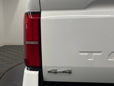 Certified 2026 Toyota Tacoma SR5 AWD/4WD image 13