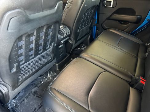 Used 2023 Jeep Wrangler Unlimited Rubicon 4xe w/ Cold Weather Group AWD/4WD image 27