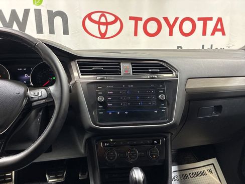 Used 2021 Volkswagen Tiguan SE R-Line w/ 3rd Row Seat Package AWD/4WD image 31