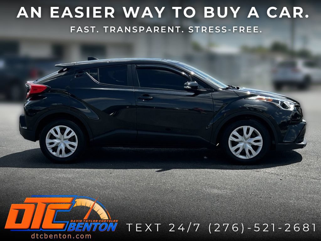 Used 2019 Toyota C-HR LE FWD image 4