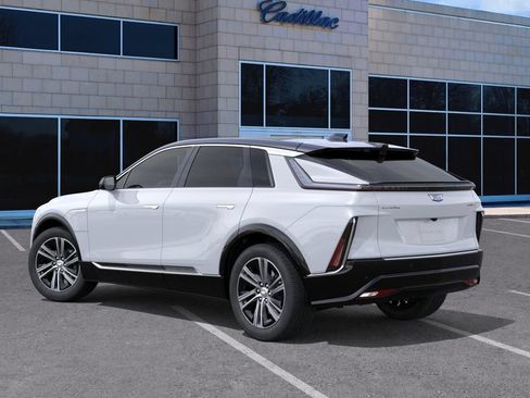 New 2026 Cadillac Lyriq Luxury AWD/4WD image 4