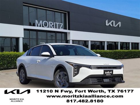 New 2025 Kia K4 LX image 1