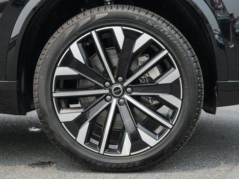 New 2026 Volvo XC90 T8 Plus w/ Protection Package Premier AWD/4WD image 17