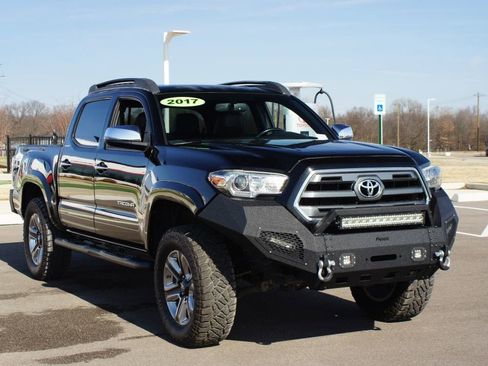 Used 2017 Toyota Tacoma Limited w/ Tow Package image 2