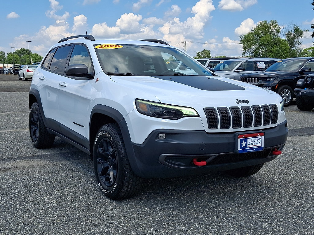 Used 2020 Jeep Cherokee Trailhawk w/ Cold Weather Group AWD/4WD image 2