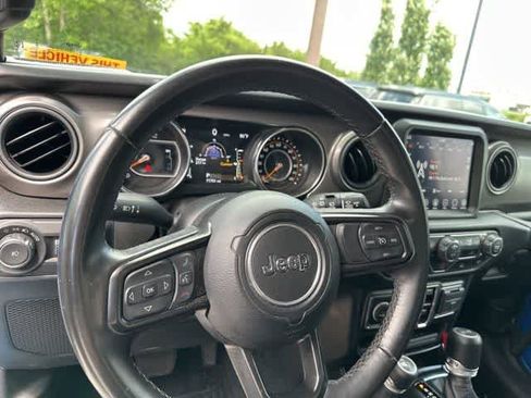 Used 2022 Jeep Wrangler Unlimited Sport AWD/4WD image 10
