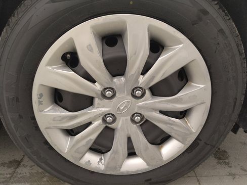 Used 2018 Hyundai Accent SE FWD image 31