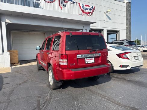 Used 2010 Jeep Liberty Limited w/ Comfort/Convenience Group AWD/4WD image 4