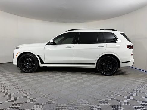 Used 2026 BMW X7 xDrive40i w/ M Sport Package image 2